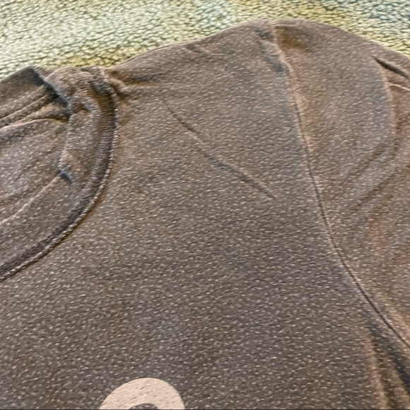 URBAN OUTFITTERS Distressed Tee - Picture 3 of 6